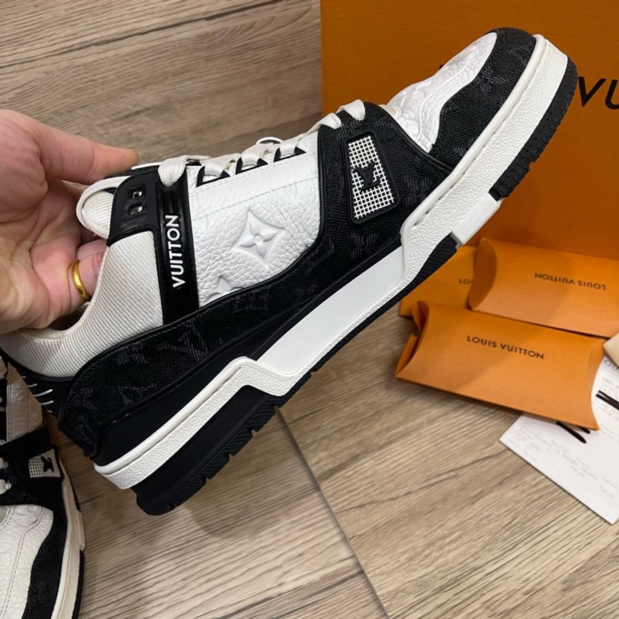 出清優惠價‼️LV Trainer 黑老花經典配色運動鞋(購證、配件齊全)-17