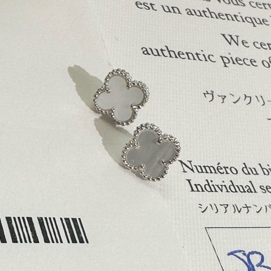 VCA 梵克雅宝 白贝母四叶草耳钉-5
