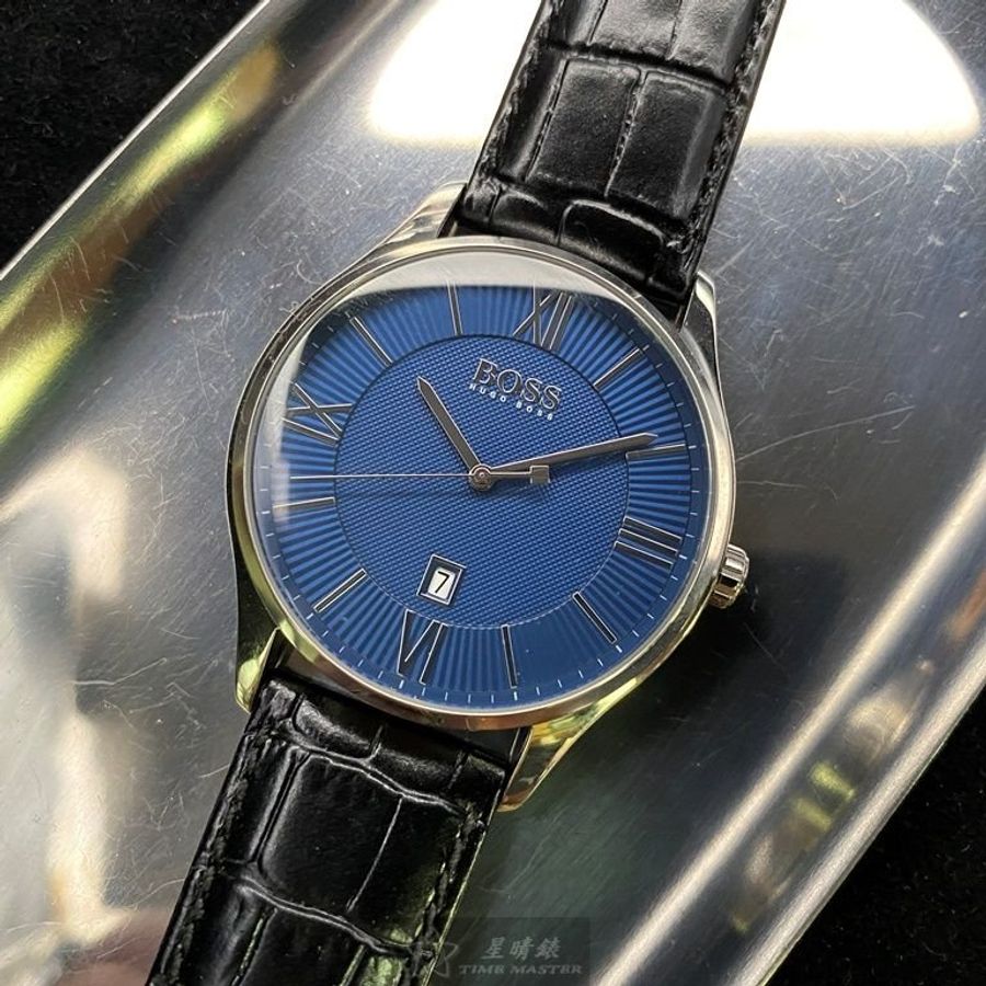 BOSS手錶,編號HB1513553,42mm銀圓形精鋼錶殼,寶藍色簡約, 時分秒中三針顯示錶面,深黑色真皮皮革錶帶款-1