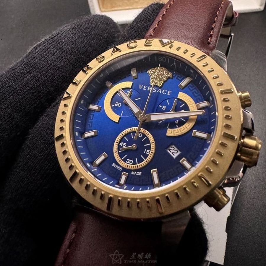 VERSACE手錶,編號VS11331,46mm金色圓形精鋼錶殼,寶藍色中三針顯示錶面,咖啡色真皮皮革錶帶款-3