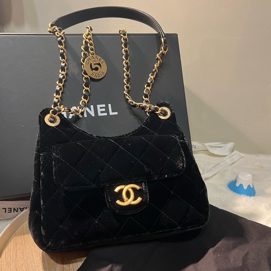 [CHANEL]天貓精靈23b 絲絨黑色 hobo 肩背斜背流浪背 mini號-2