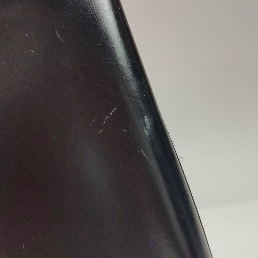 Celine 牛皮純色壓印字母logo手提包-8