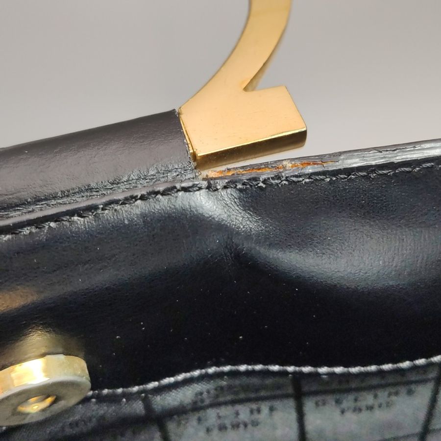 Celine 牛皮純色壓印字母logo手提包-11