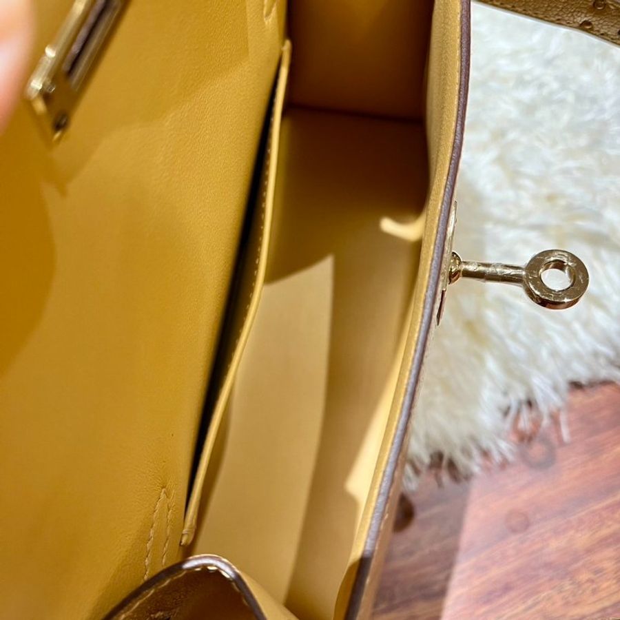 【美收精品】HERMES mini kelly 奧林匹克山羊皮 Y9鎏金色 Dore Chamkila 2025年K刻印-8