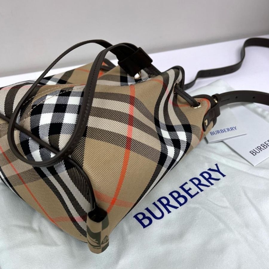 Burberry bucket bag-1