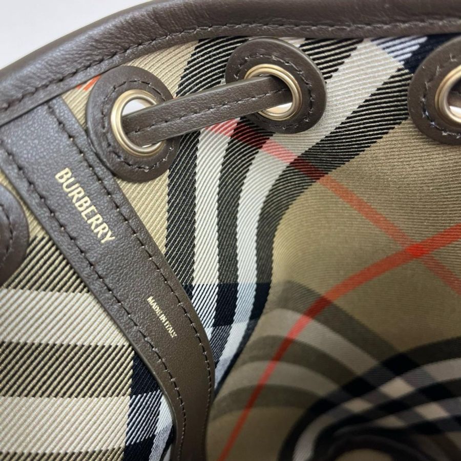 Burberry bucket bag-4