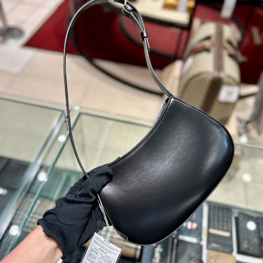 🎉新品好折扣✨Celine 115703 凱旋門中款 Tilly 包 黑色金釦-6