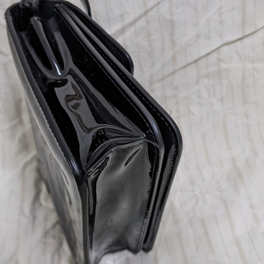fendi karligraphy漆皮翻蓋斜背包 愛的迫降同款-3