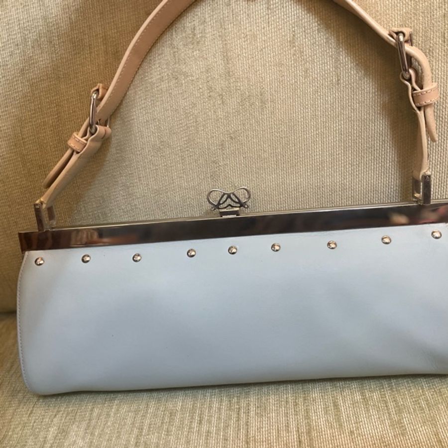 Loewe藍色皮革法棍包-6