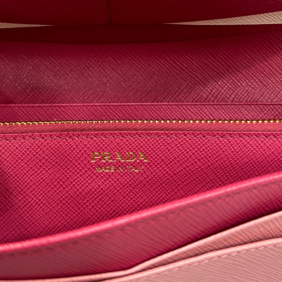 Prada 1MH132櫻花粉防刮牛皮拼色內裏金釦拉鍊長夾-18