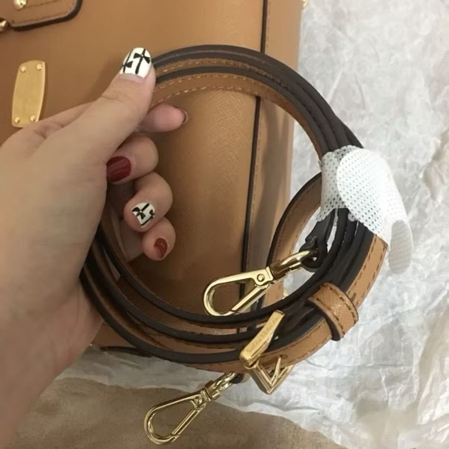MICHAEL KORS Saffiano金牌波士頓包(全新)-11