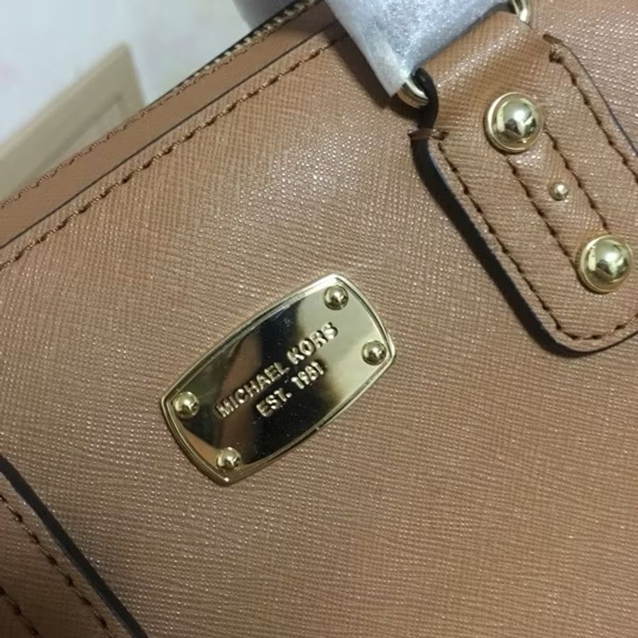 MICHAEL KORS Saffiano金牌波士頓包(全新)-13