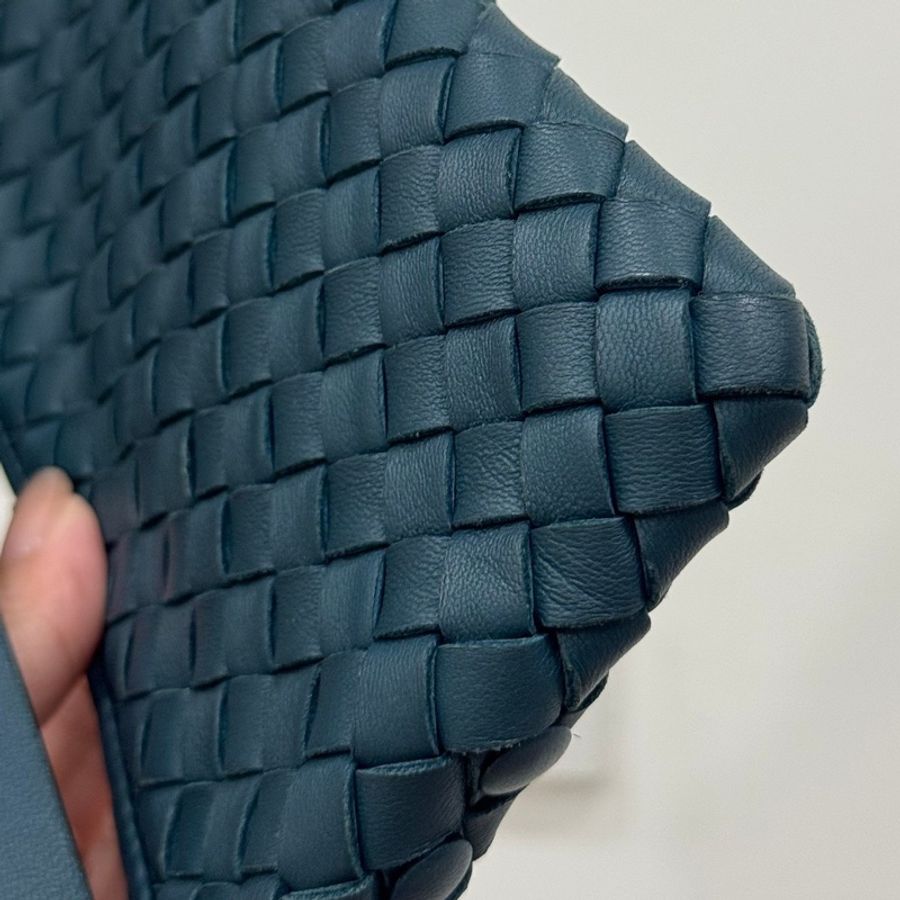 Bottega Veneta BV Nappa 汽油藍 綠 編織 手拿包 零錢包 斜背包 肩背包 皮包 皮夾 長夾-18