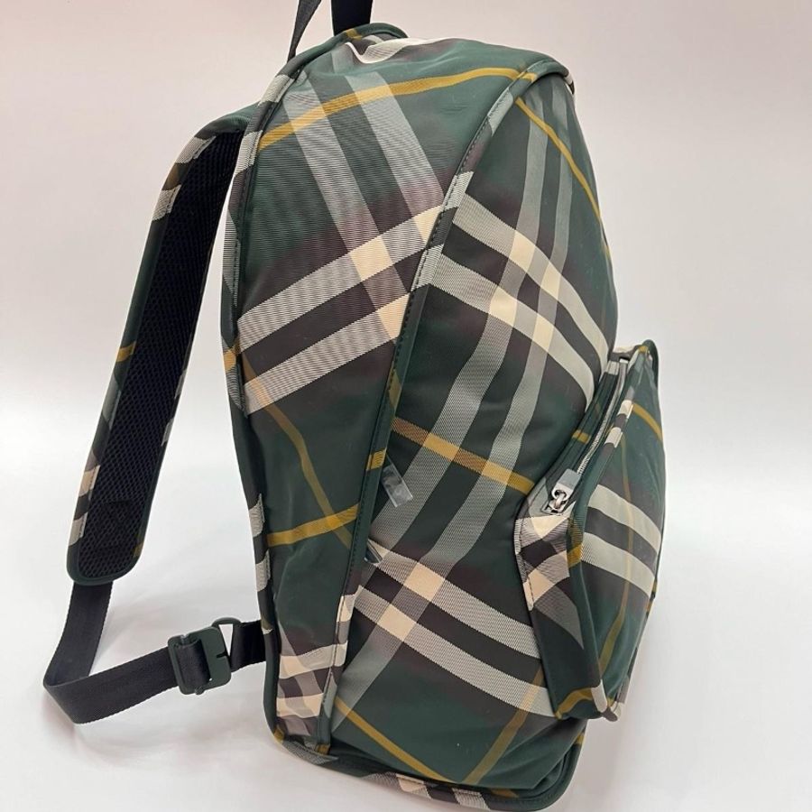 Burberry shield backpack 背包-1