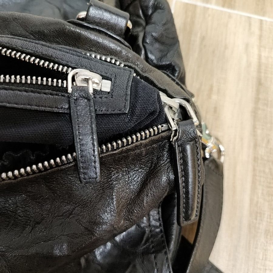 Givenchy pandora 潘朵拉黑色水洗羊皮 大容量 肩背包斜背包手提包 男包女包 多用途 出清-47