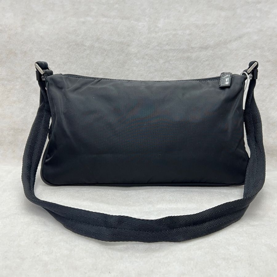 Prada 降落傘斜背包-4