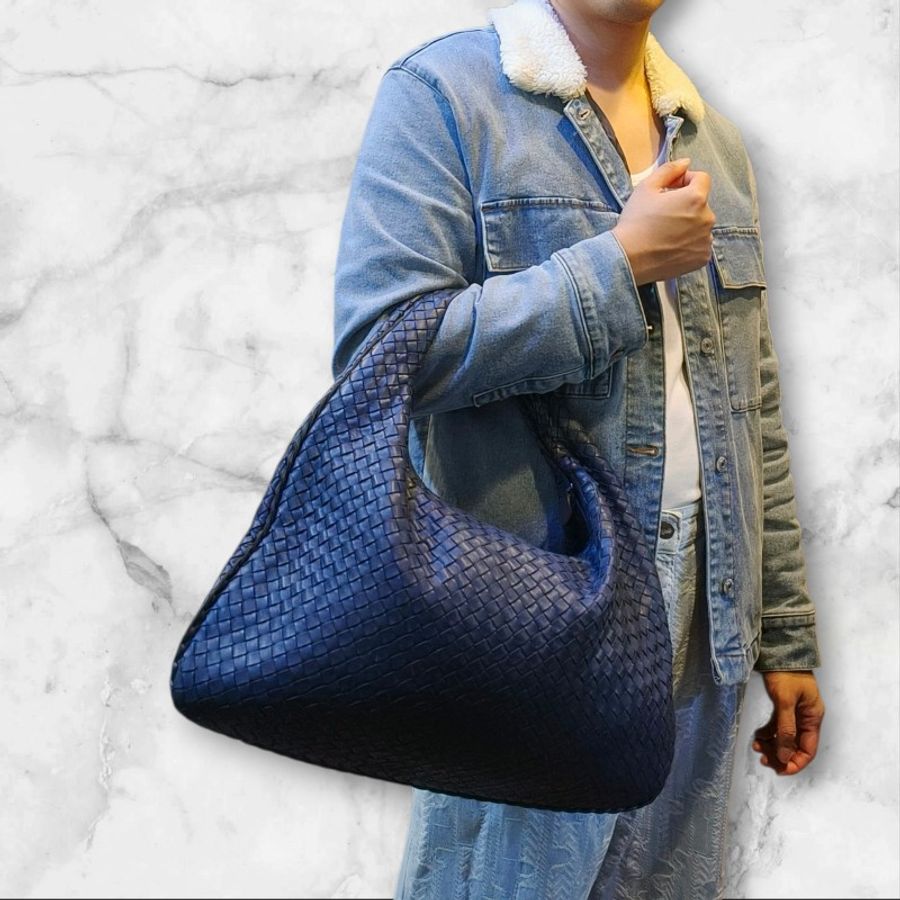 ‼️年中慶降價‼️創新低價只到6/21🎁(原35800)㊣✨Bottega Veneta ✨寶緹嘉 BV Hop Bag 羊皮 藍色 編織 手提包 肩背包 腋下包 月牙包 /二手包/二手精品/保證正品🌳二手樹屋🌳-57
