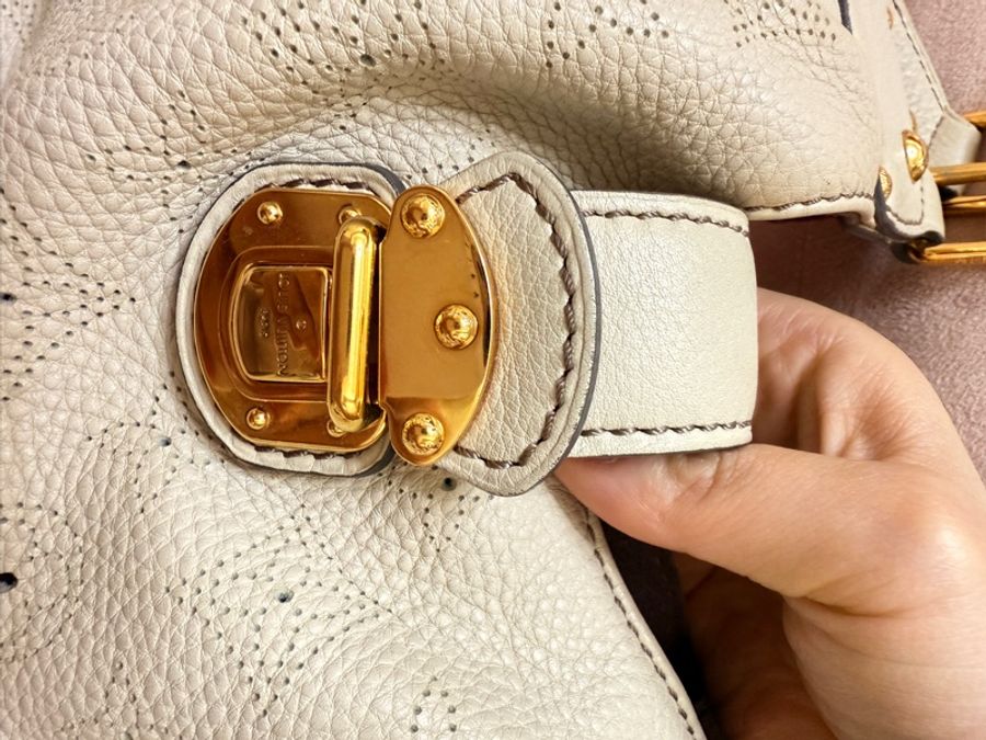 LV LOUIS VUITTON Mahina Monogram Hobo COQUILLE M93503 米白色 Light Beige Sand手提肩背兩用包 林志玲同款-3