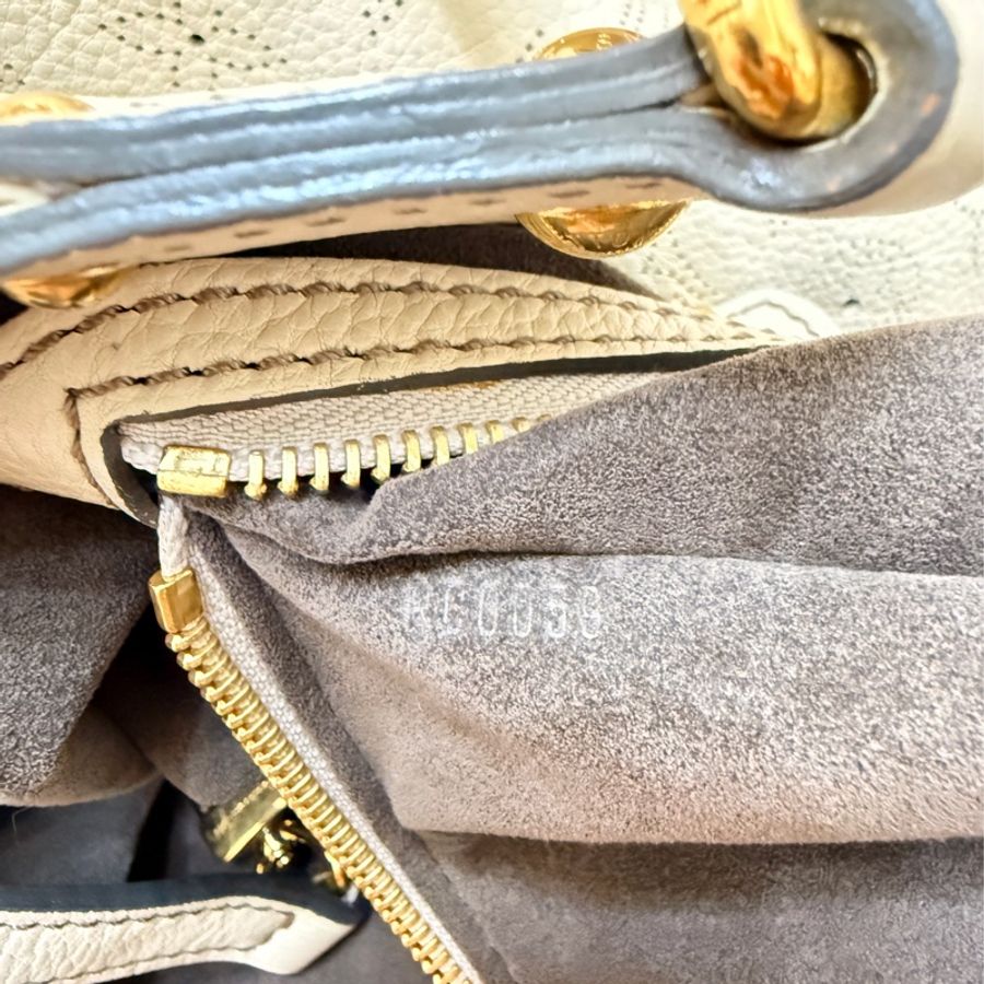 LV LOUIS VUITTON Mahina Monogram Hobo COQUILLE M93503 米白色 Light Beige Sand手提肩背兩用包 林志玲同款-13