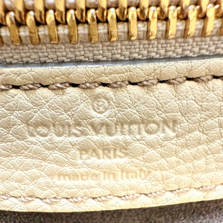 LV LOUIS VUITTON Mahina Monogram Hobo COQUILLE M93503 米白色 Light Beige Sand手提肩背兩用包 林志玲同款-23
