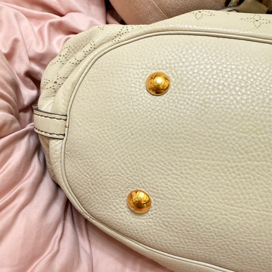 LV LOUIS VUITTON Mahina Monogram Hobo COQUILLE M93503 米白色 Light Beige Sand手提肩背兩用包 林志玲同款-31