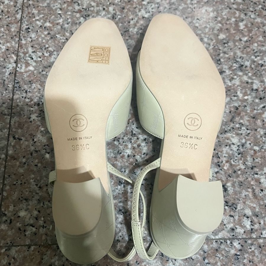 Chanel 後繫帶鞋 米白色字母款-10