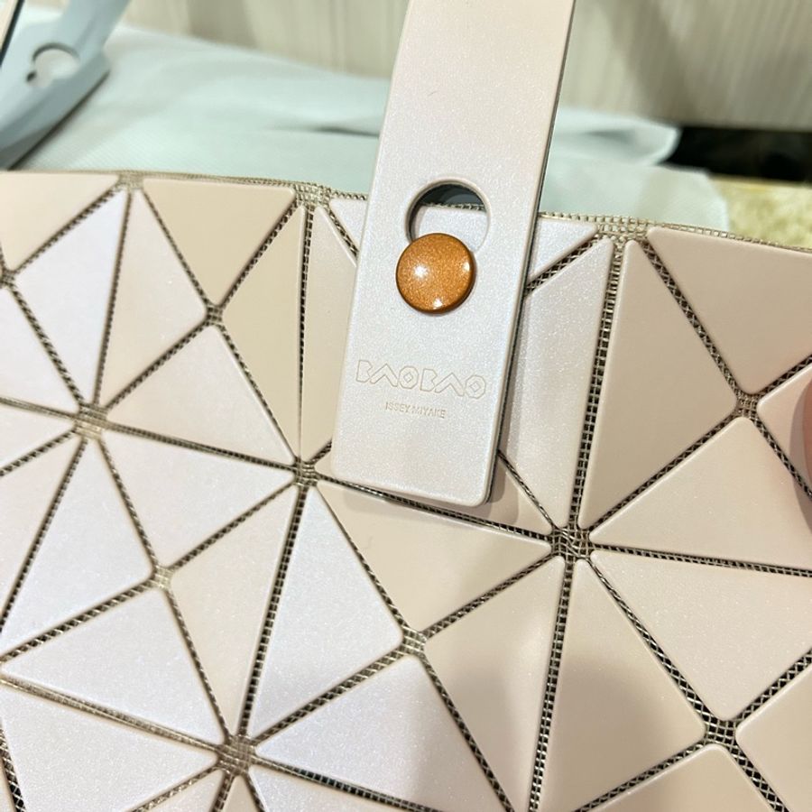 ISSEY MIYAKE 三宅一生 BAOBAO 6x6 霧面玫瑰粉托特包 六格-25
