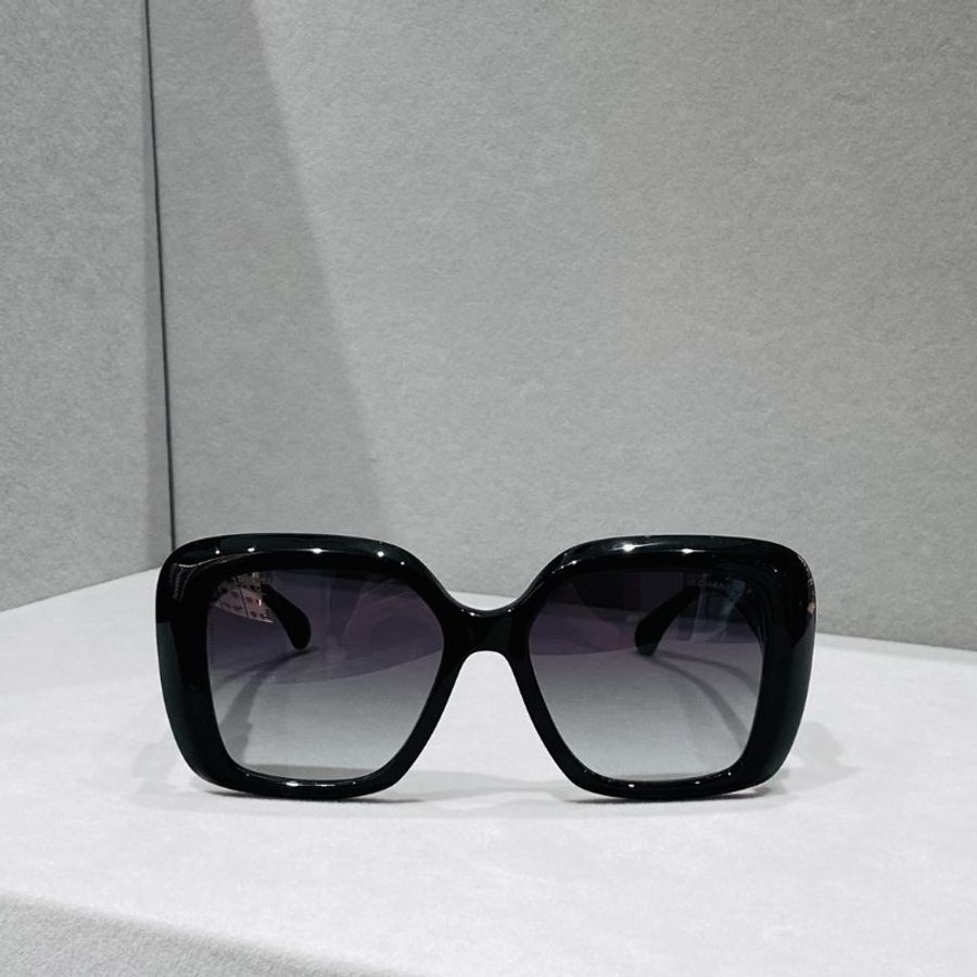 CHANEL CH5518 C622S6 超级重工的一款墨鏡 鏡腿法郎釉愛心logo 打開是小鏡子-5