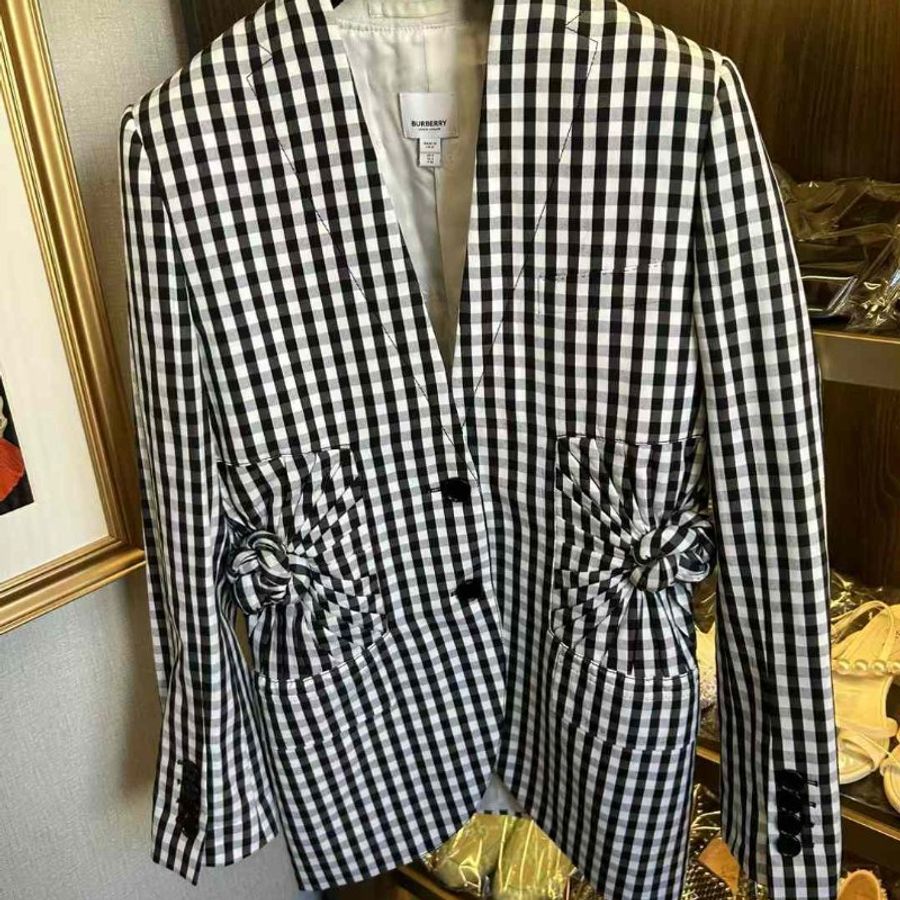 Burberry 秀款西裝外套uk4 S號 清洗一下非常新-4