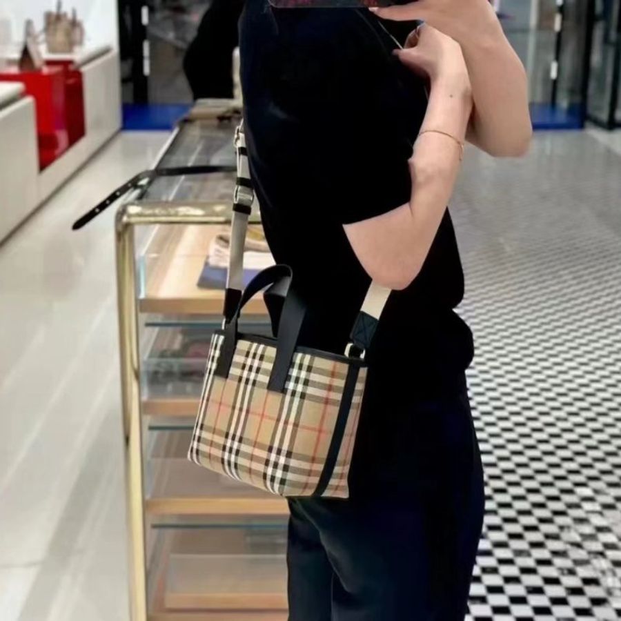 全新Burberry格紋小托特 可單肩可手提包-2