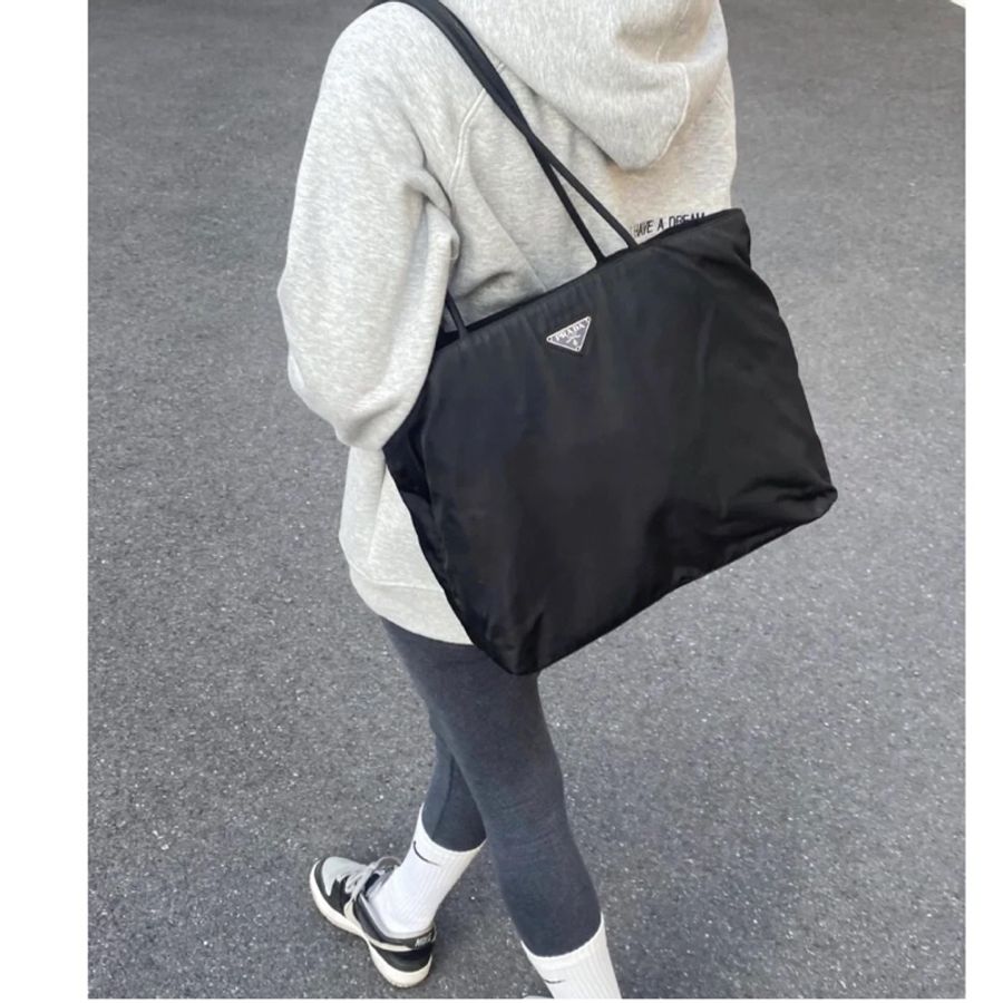 ✨Prada 黑色尼龍單肩包 托特包 Nylon Tote bag 35-38