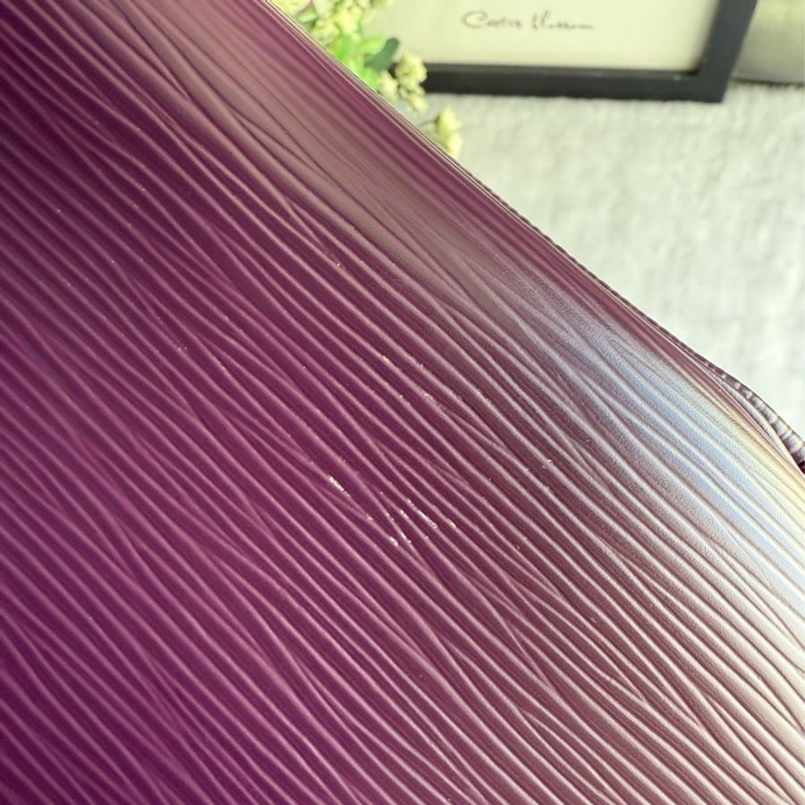 Louis Vuitton Passy PM EPI 水波紋皮革手提包(黑醋栗色)-9