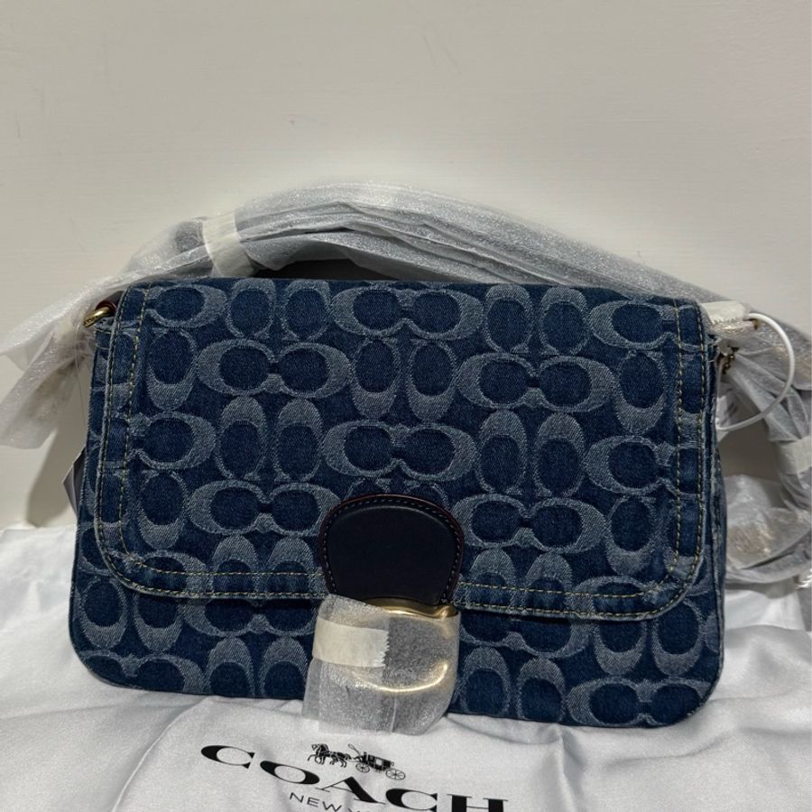 Coach Tabby系列丹寧牛仔藍色斜背腋下包-5