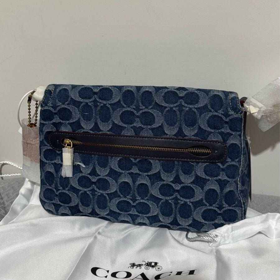 Coach Tabby系列丹寧牛仔藍色斜背腋下包-6