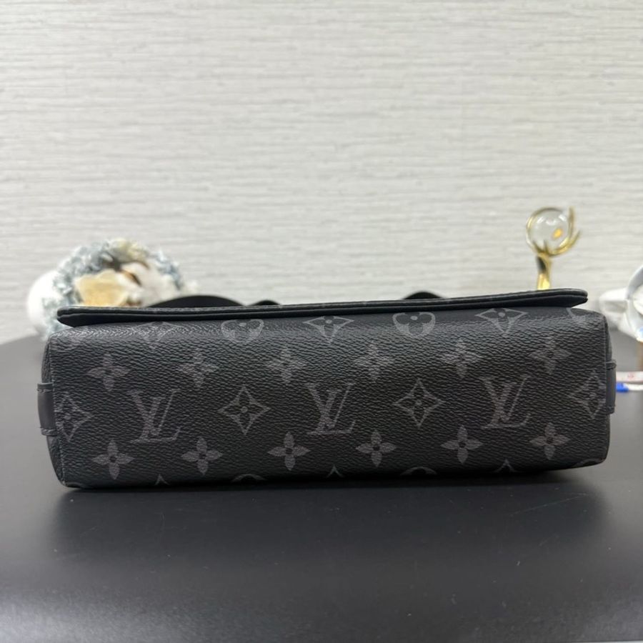 Lv District 黑老花小號郵差包🖤近新閒置🔥配件齊全🔥送禮自用兩相宜-21