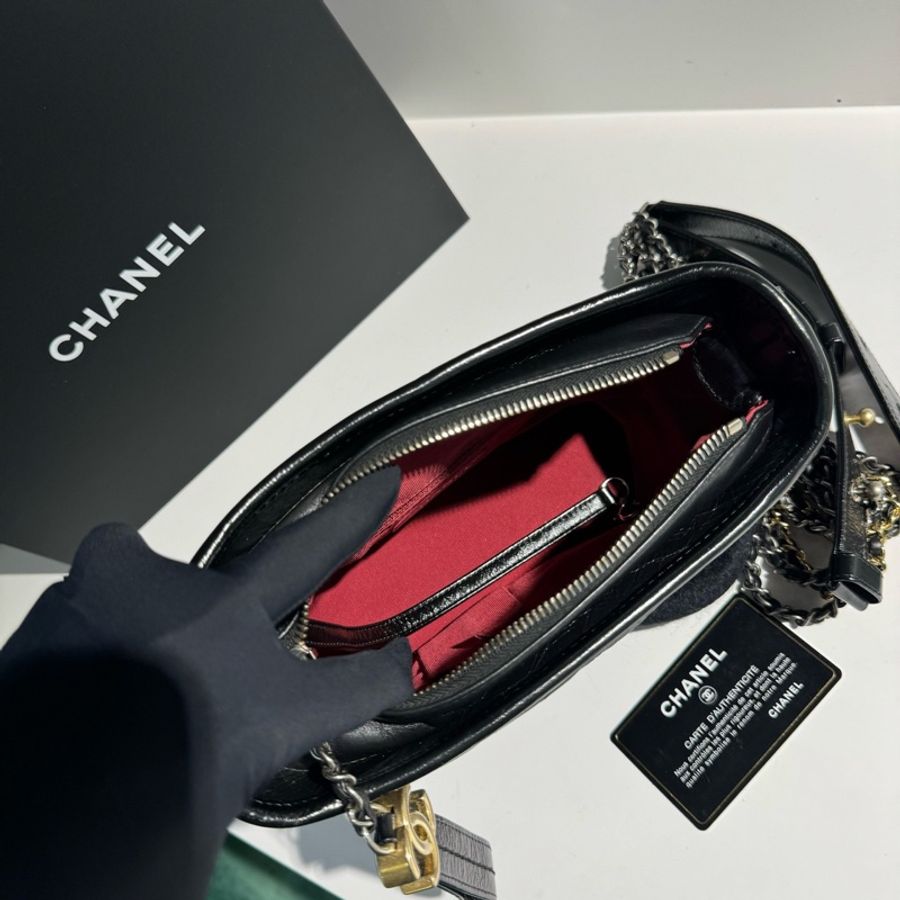 Chanel香奈兒黑金小號流浪包斜跨單肩包✨-8