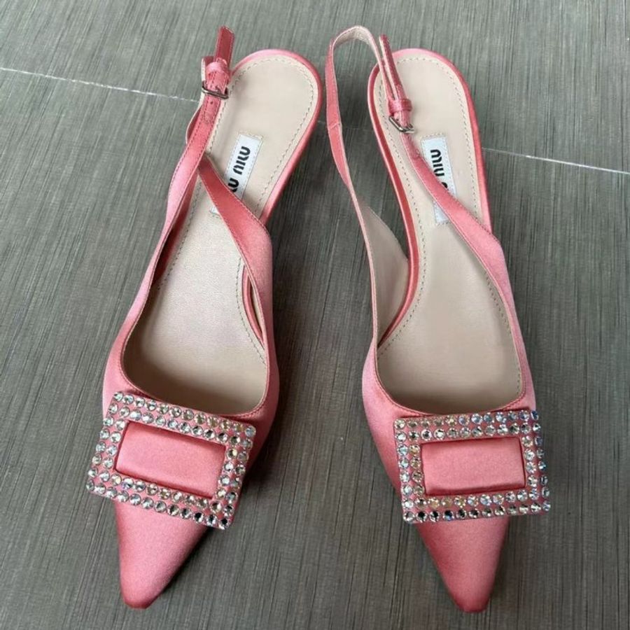 MIUMIU粉色緞面鑽扣低跟涼鞋 尺寸37.5碼 僅試穿-1
