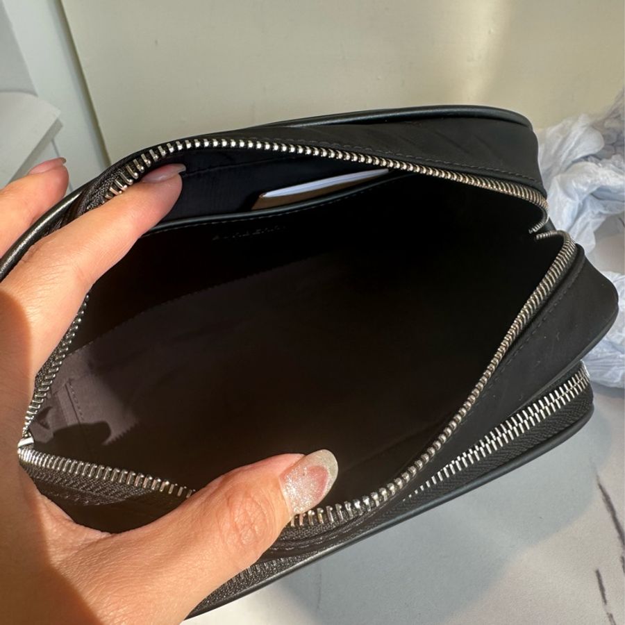 Burberry 相機黑色尼龍包 全新沒用-6
