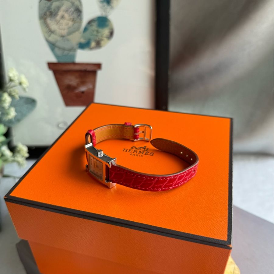 Hermes Heure H 鱷魚皮錶帶帶鑽女錶 21mm (紅色)-2