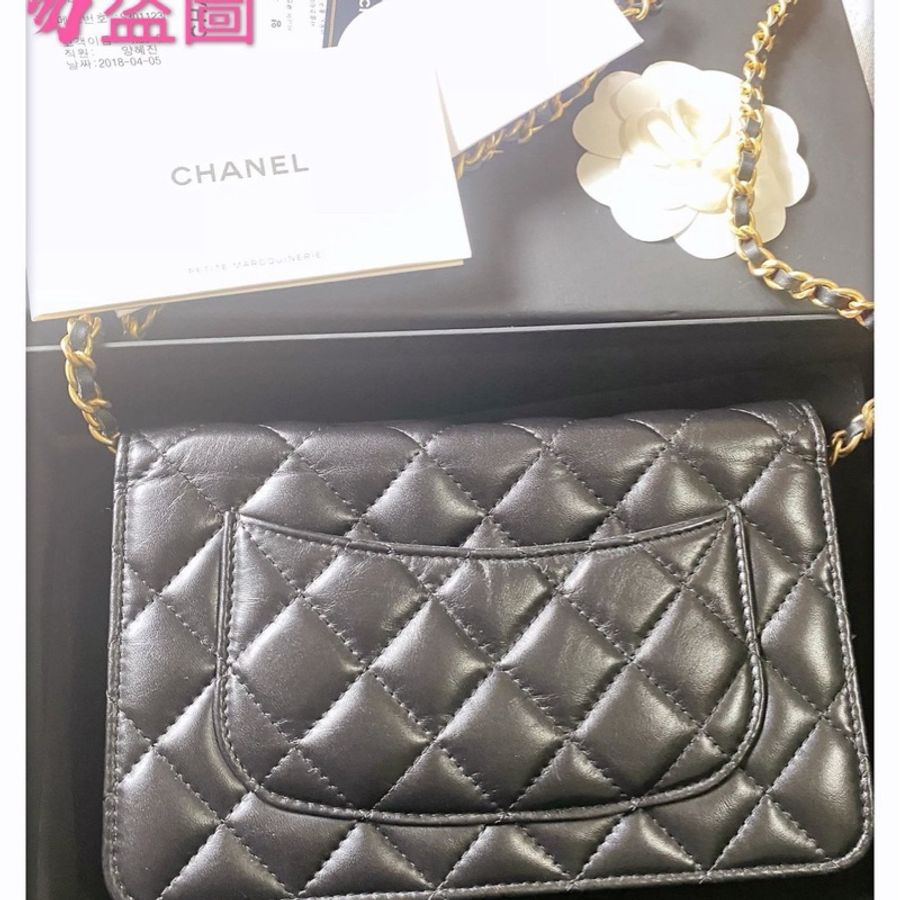 「閒置」chanel 正品Limited 復刻徽章限量版牛皮金鍊包-4