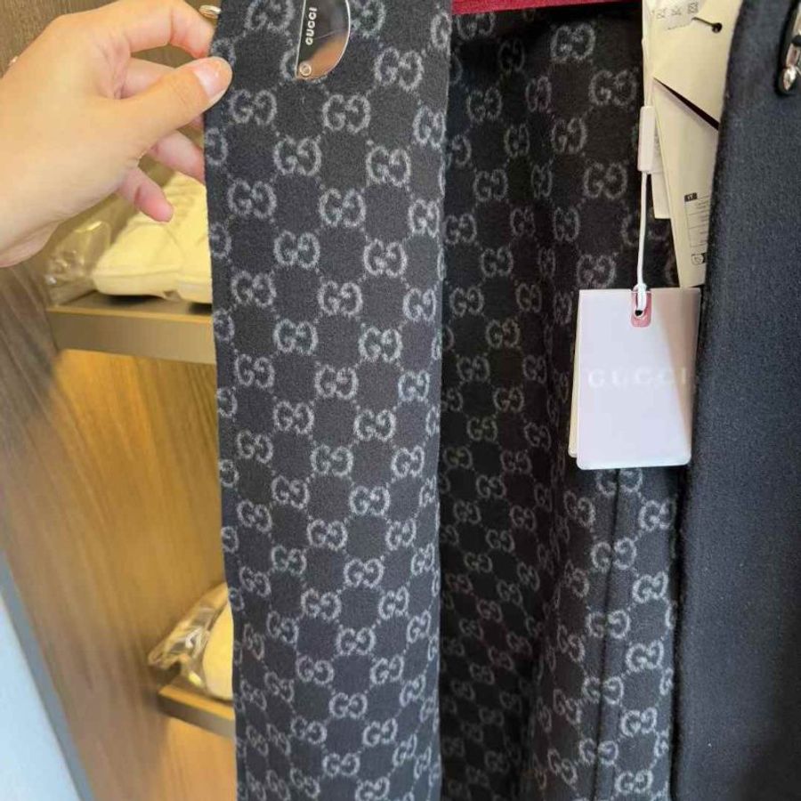 Gucci新款羊毛斗篷 全新包裝齊全 36號寬鬆 原價近13萬-3