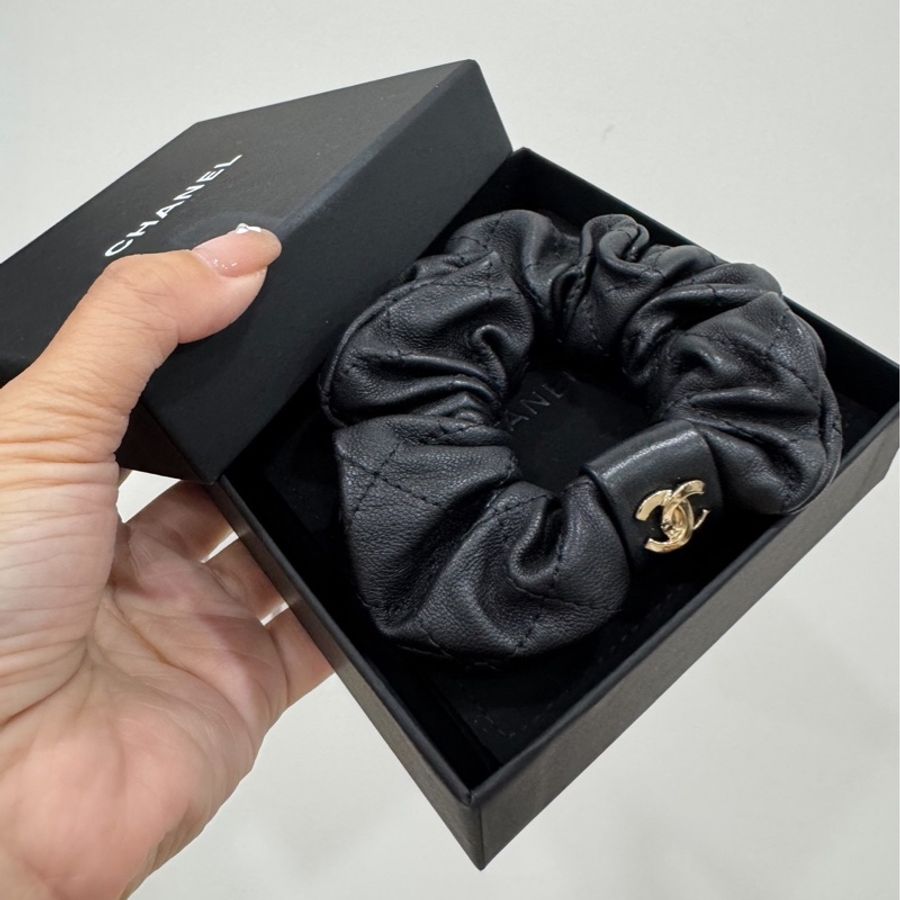 Chanel 香奈兒 小羊皮 格紋金屬 髮圈 髮束 髮飾 手飾 大腸圈-0
