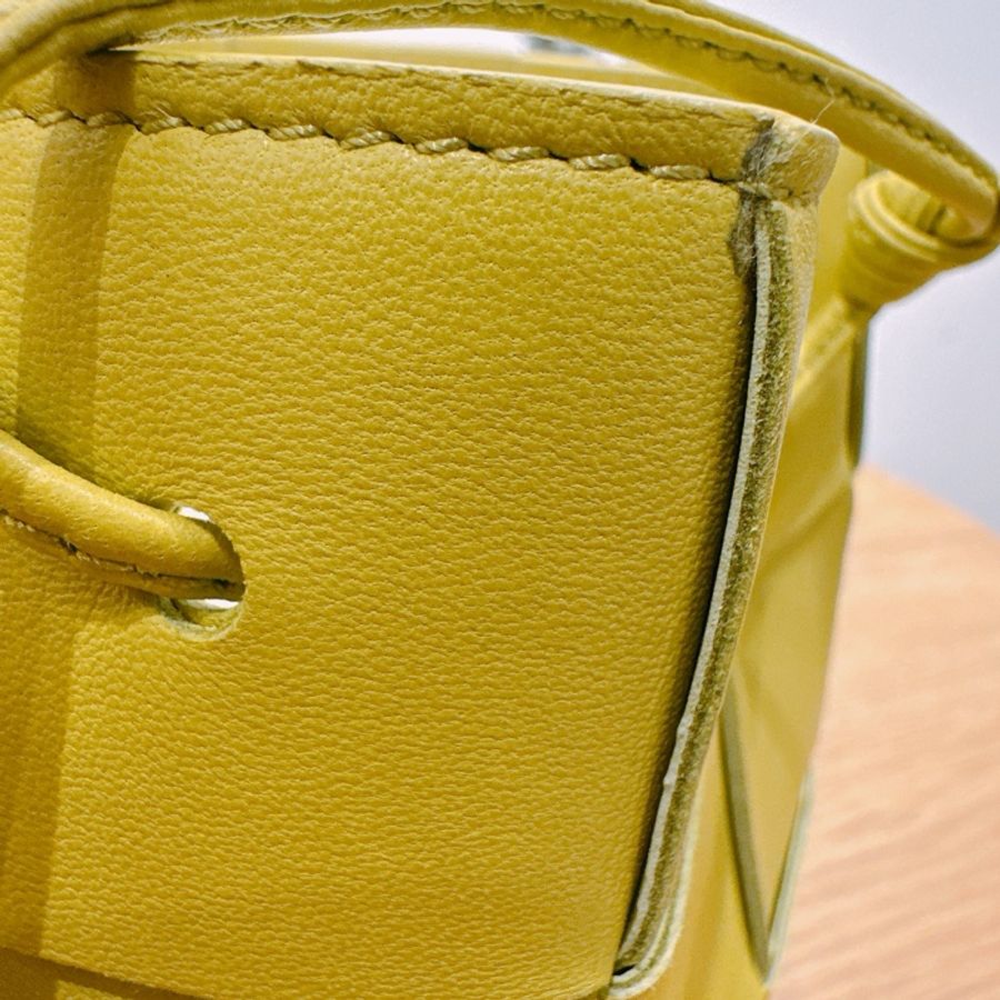 TW4109 BOTTEGA VENETA 寶提加小號方型水桶袋肩帶包包SMALL CASSETEE BUCKET BAG LAMBSKIN-17