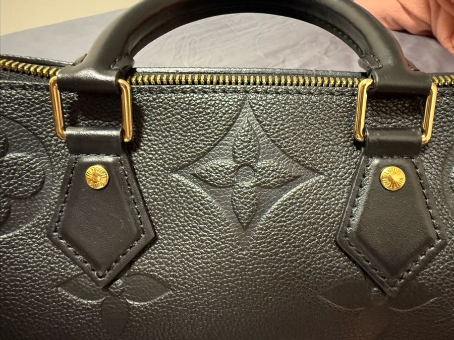 晶片款 Speedy 25 Bandouliere Monogram Empreinte 肩背包 M58951 黑色皮革-15