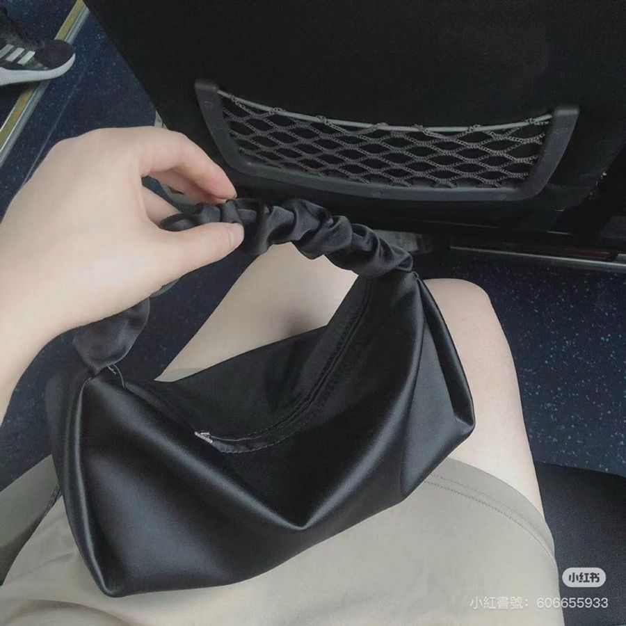 Alexander Wang 亞歷山大王 黑色 迷你 Scrunchie 缎面 手拿包 肩背包 手提包 雲朵包-34