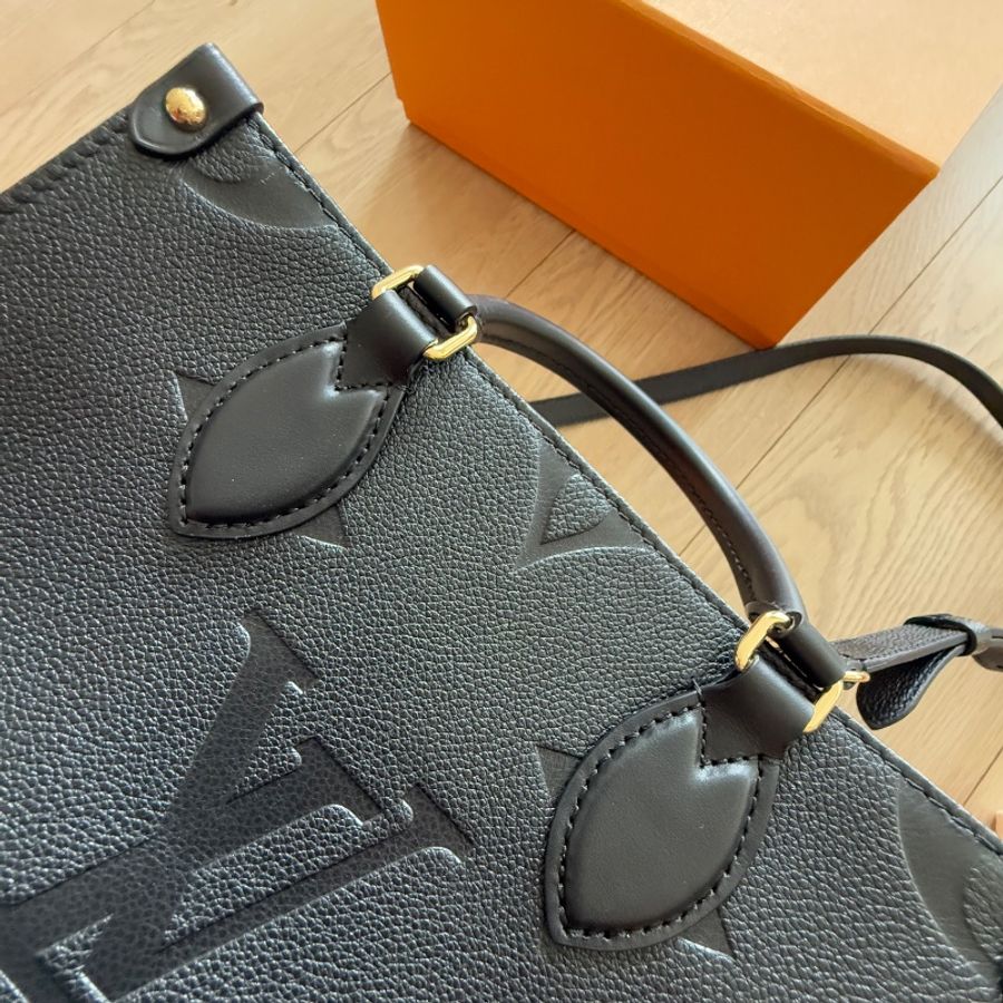 LV on the go 黑色牛皮壓紋 PM-5