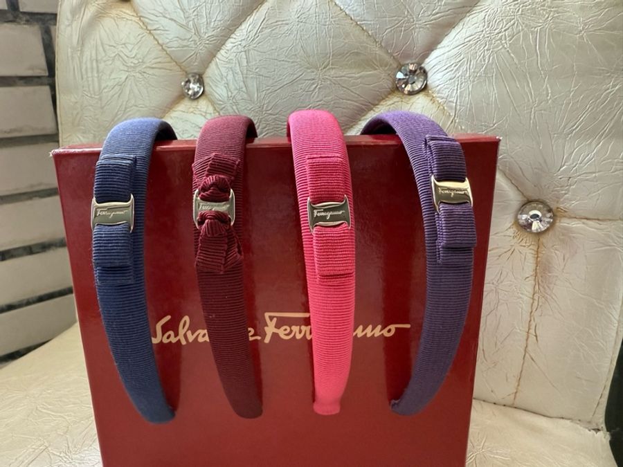 全新真品Ferragamo窄版蔚藍色銀logo vara蝴蝶結髮圈-7
