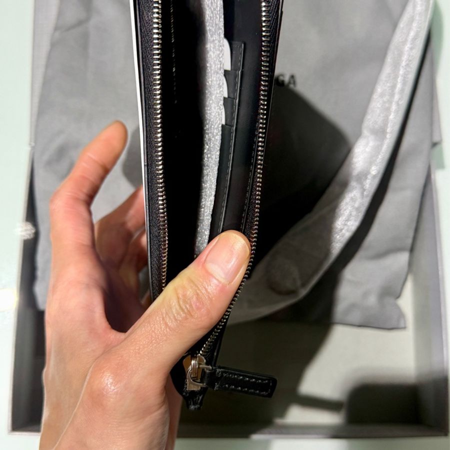 (全新）Balenciaga 巴黎世家掛繩護照包-10