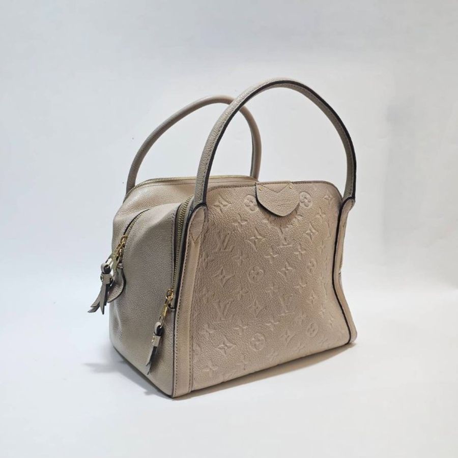 LV 藕粉牛皮壓紋金釦雙隔層ㄇ拉手提包 MaraisMM M41191-2
