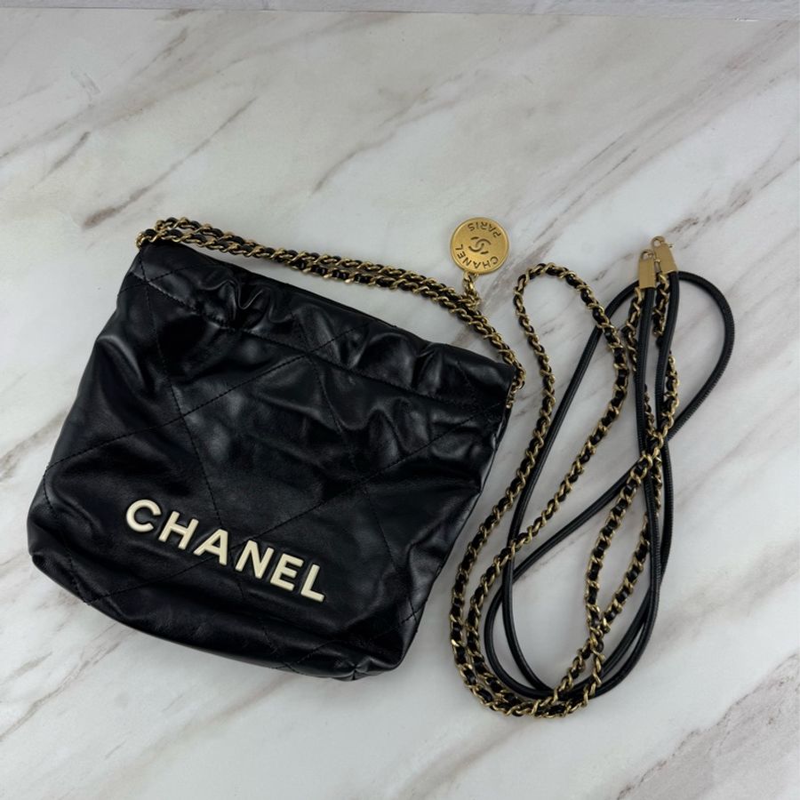 Chanel 香奈兒 22 Mini Bag 黑金白字-22